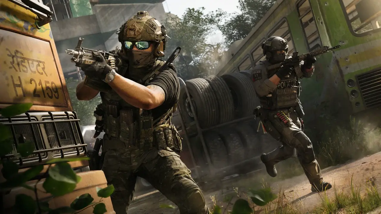 A squad of operators pushing down a street in Call of Duty: Modern Warfare 4
